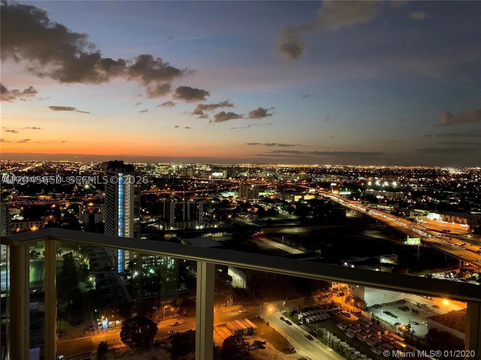 1+1 Condo — 851 1st Ave #2702, Miami, FL 33132