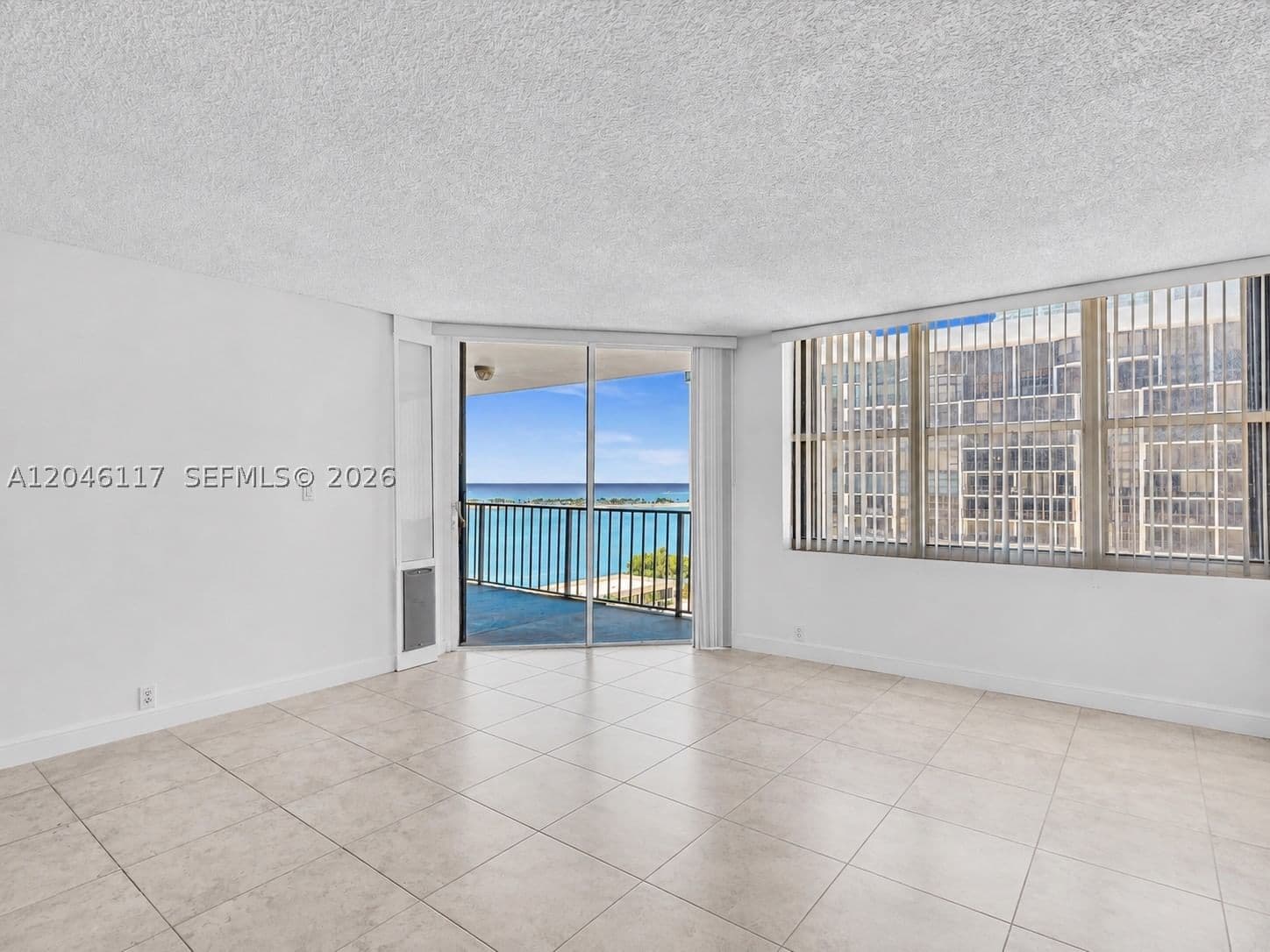 1-bedroom Condo — 1901 Brickell Ave #B1203, Miami, FL 33129