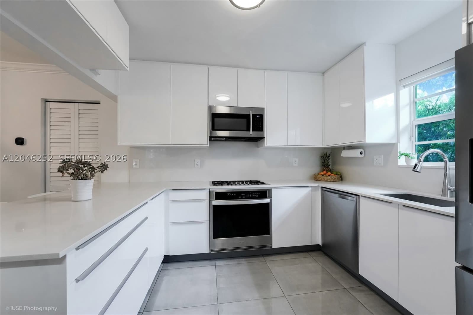 3-bedroom Single-Family Home — 1556 Catalonia Ave, Coral Gables, FL 33134