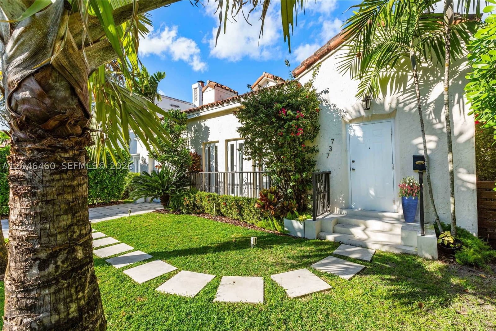 3+1 Müstakil ev — 737 Alhambra Cir, Coral Gables, FL 33134