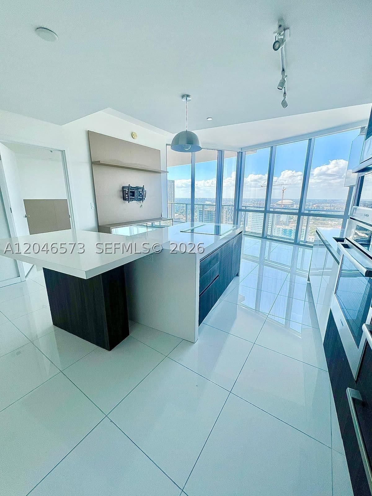 1+1 Condo — Miami, FL 33132