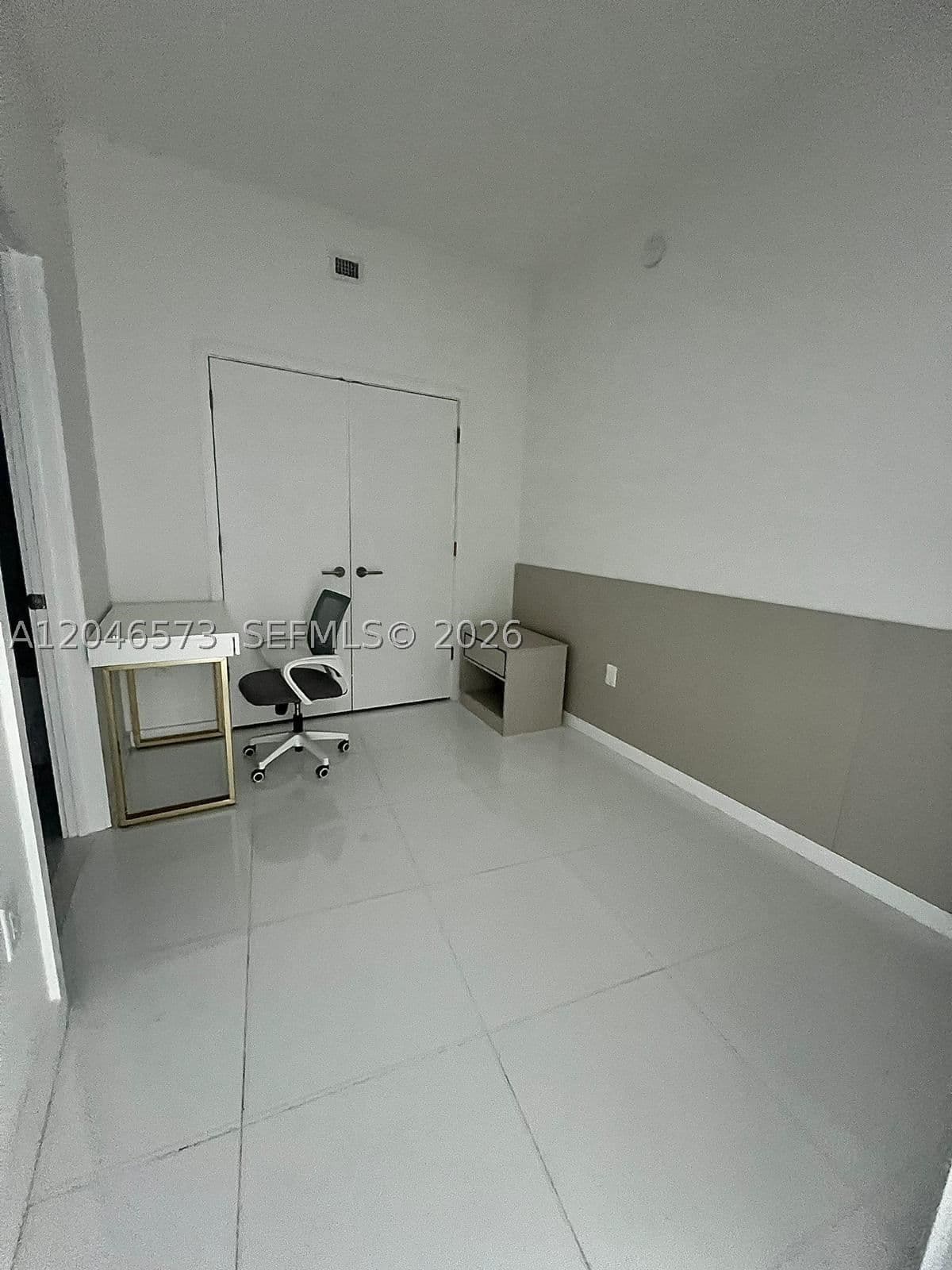 1+1 Condo — Miami, FL 33132