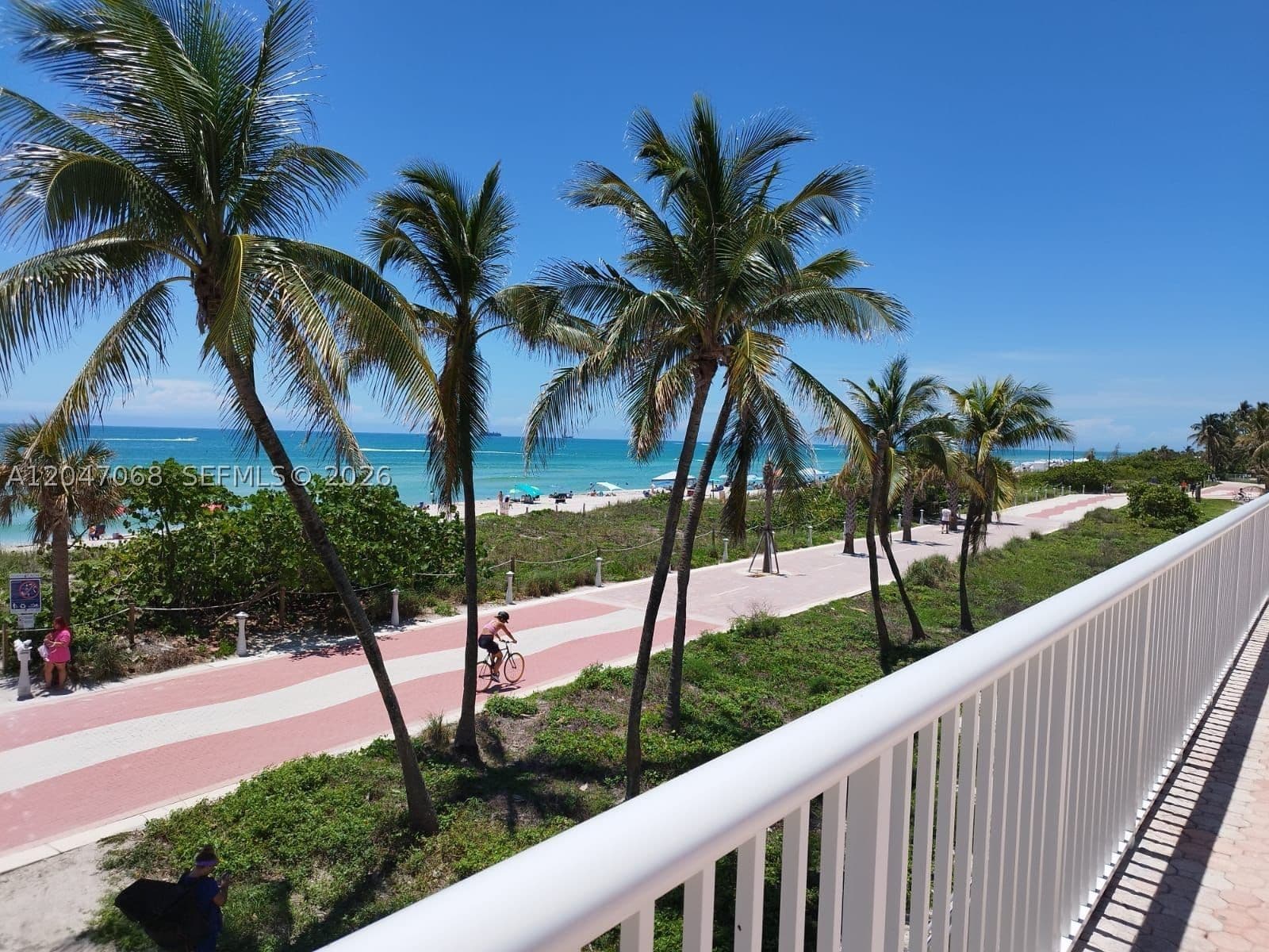 Condo — 5401 Collins Ave #1110, Miami Beach, FL 33140