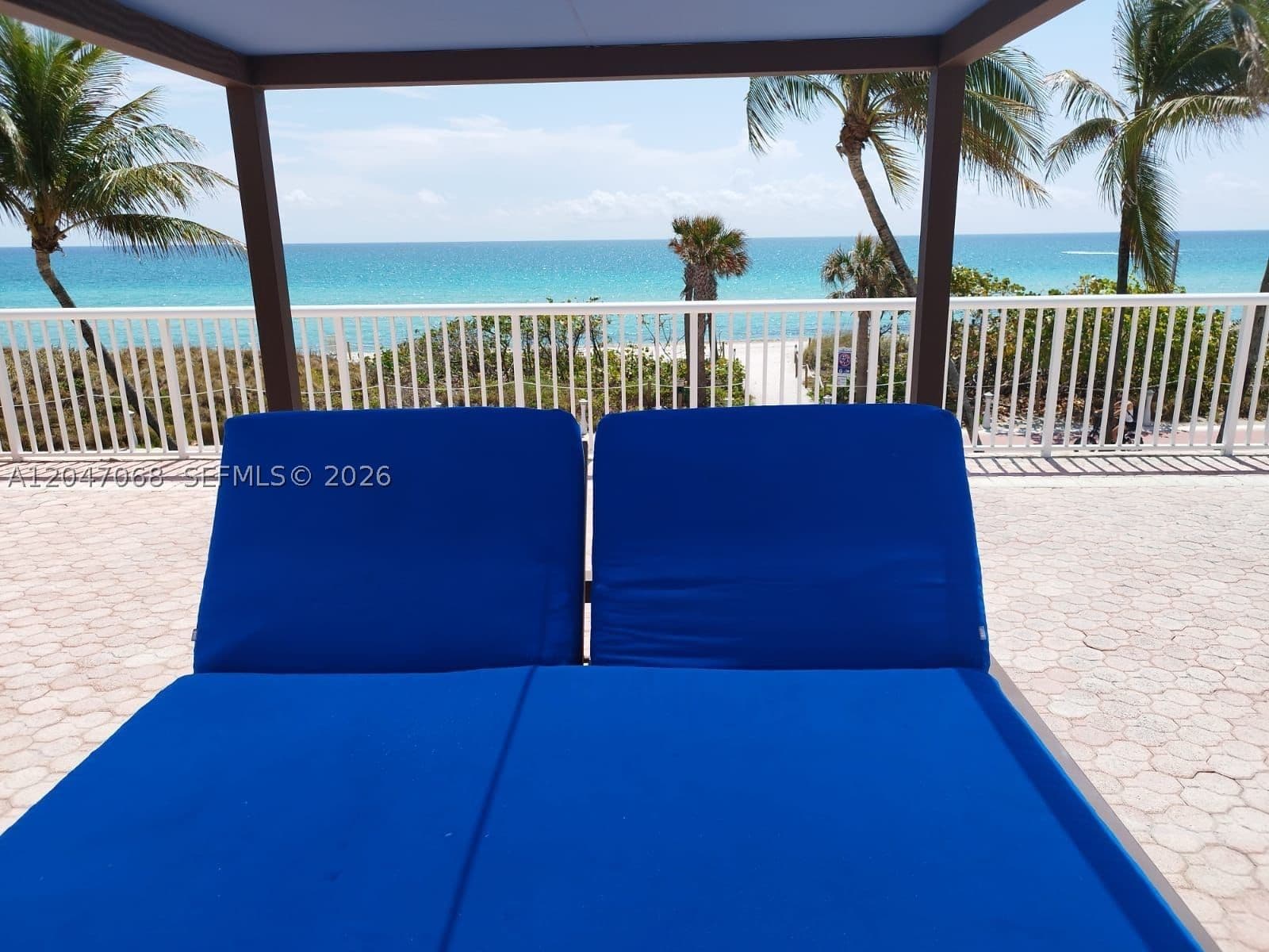 Condo — 5401 Collins Ave #1110, Miami Beach, FL 33140
