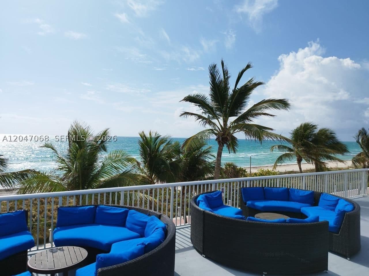 Condo — 5401 Collins Ave #1110, Miami Beach, FL 33140