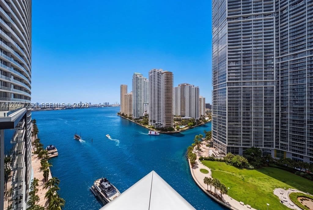 2-bedroom Condo — 200 Biscayne Boulevard Way #5110, Miami, FL 33131