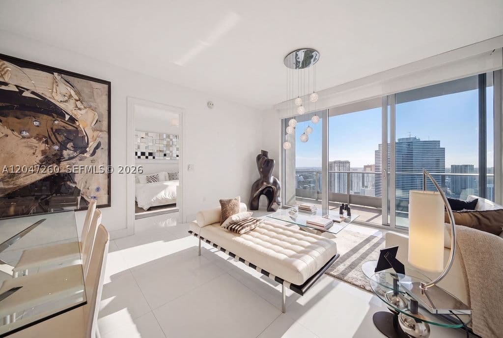 2-bedroom Condo — 200 Biscayne Boulevard Way #5110, Miami, FL 33131