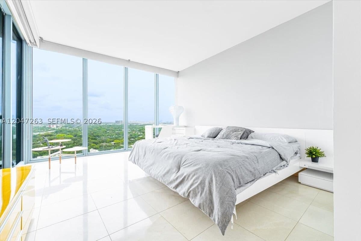2-bedroom Condo — 601 36th St #2203, Miami, FL 33137