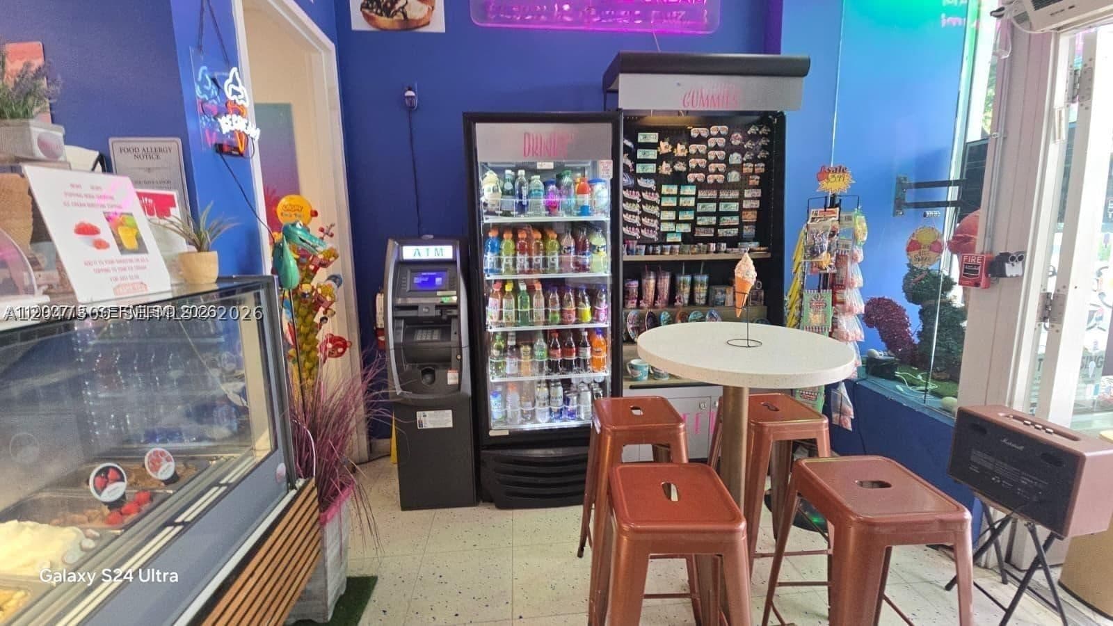 Mülk — Ice Cream Shop For Sale In Miami Beach, Miami Beach, FL 33139