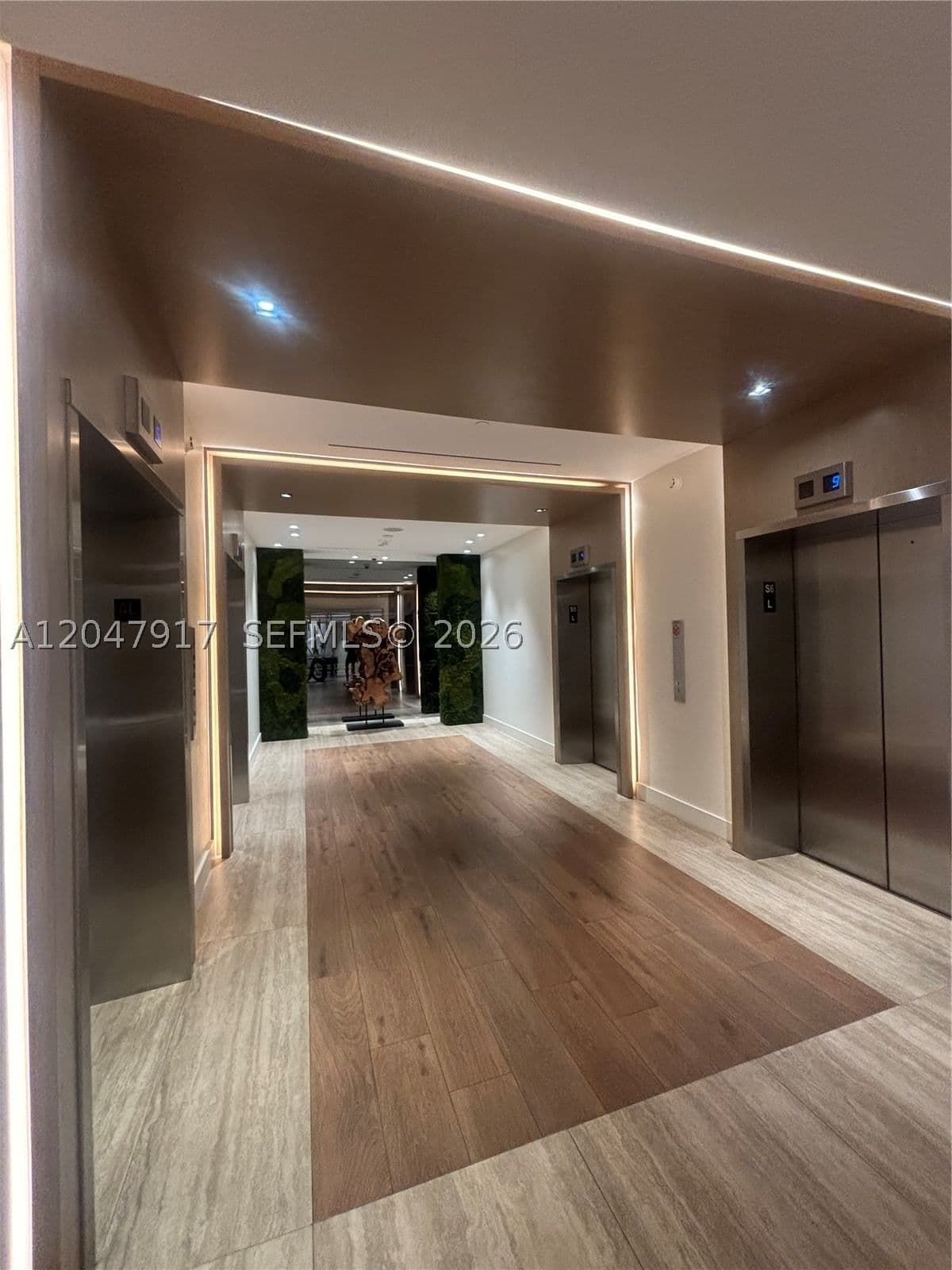2-bedroom Condo — 2301 Collins Ave #833, Miami Beach, FL 33139