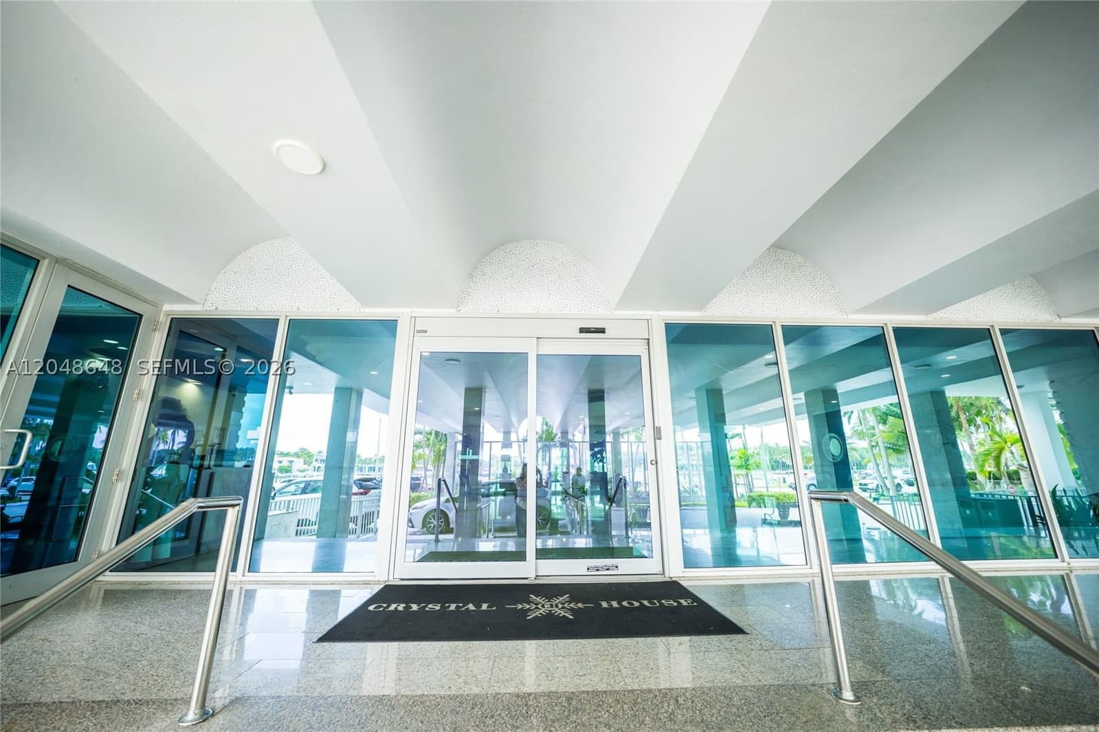 1-bedroom Condo — 5055 Collins Ave #14H, Miami Beach, FL 33140