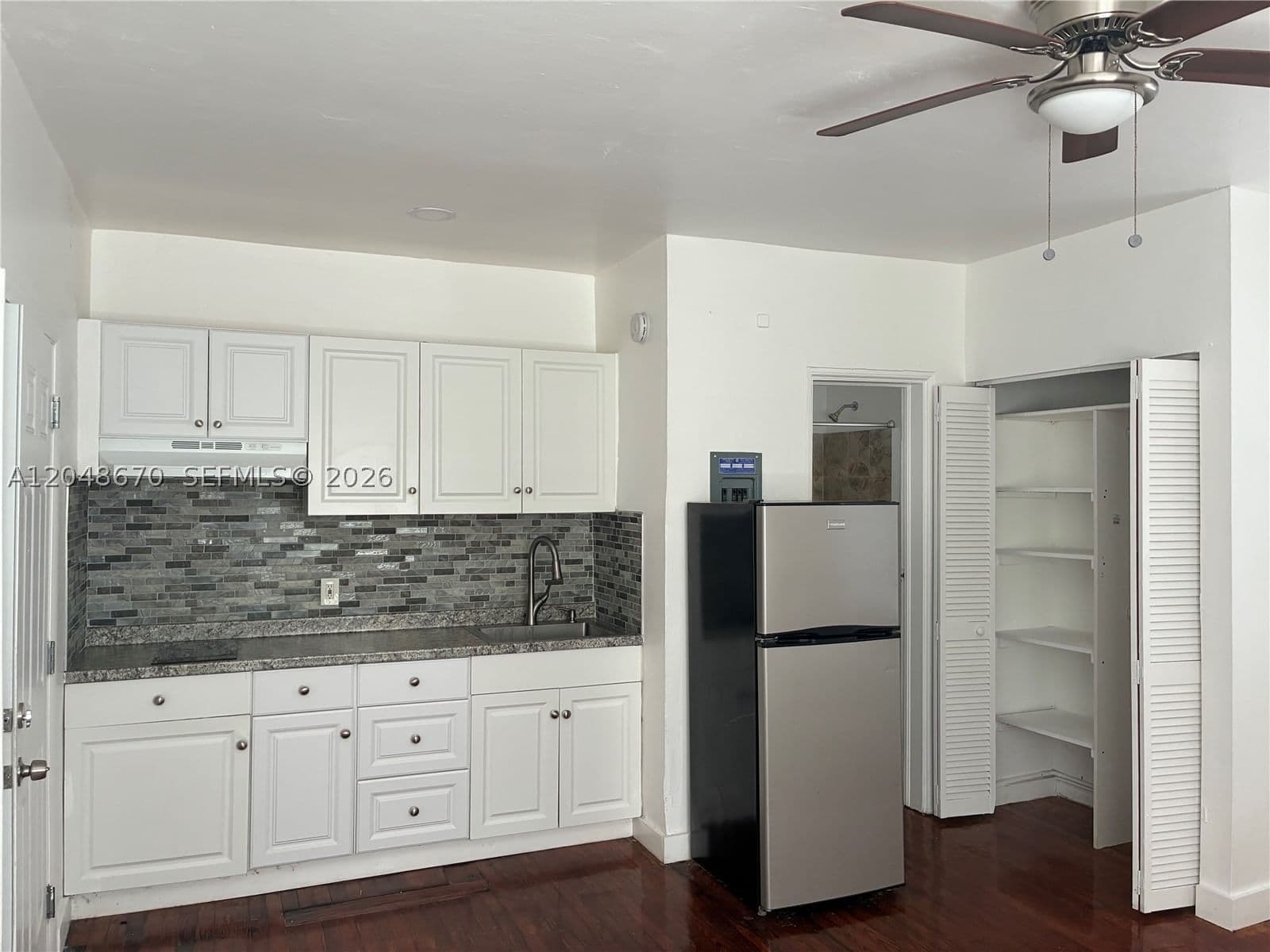 Mülk — 8020 Abbott Ave #6, Miami Beach, FL 33141