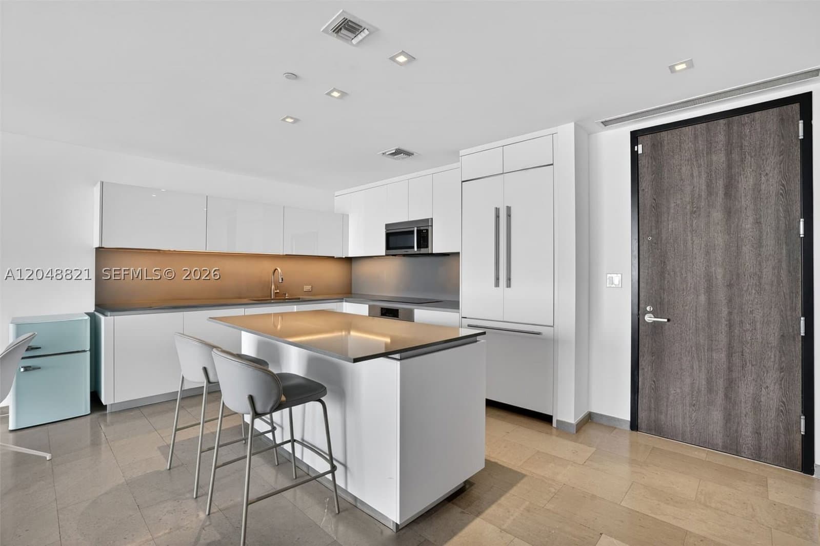 2+1 Condo — 68 6th St #3710, Miami, FL 33131