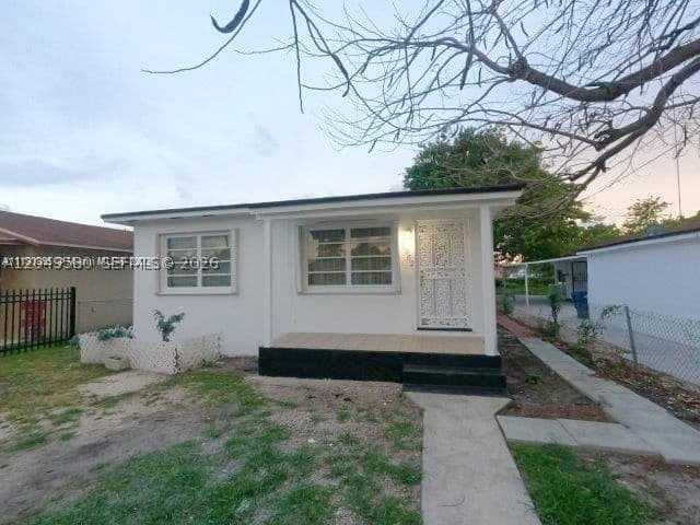 3+1 Müstakil ev — 3062 60th St, Miami, FL 33142