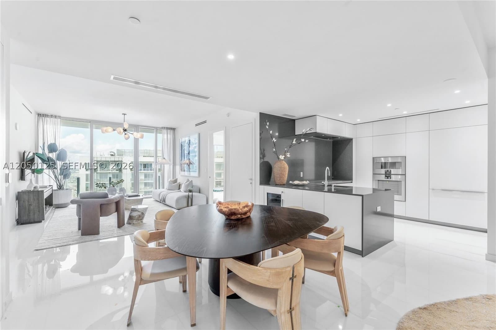 2+1 Condo — 300 Biscayne Blvd Way #4309, Miami, FL 33131