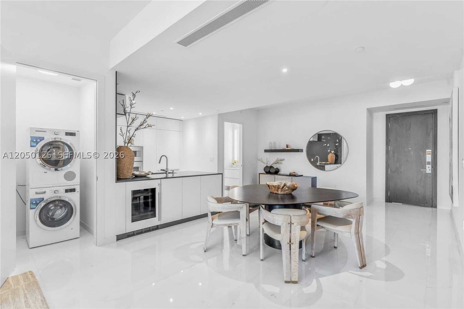 2+1 Condo — 300 Biscayne Blvd Way #4309, Miami, FL 33131