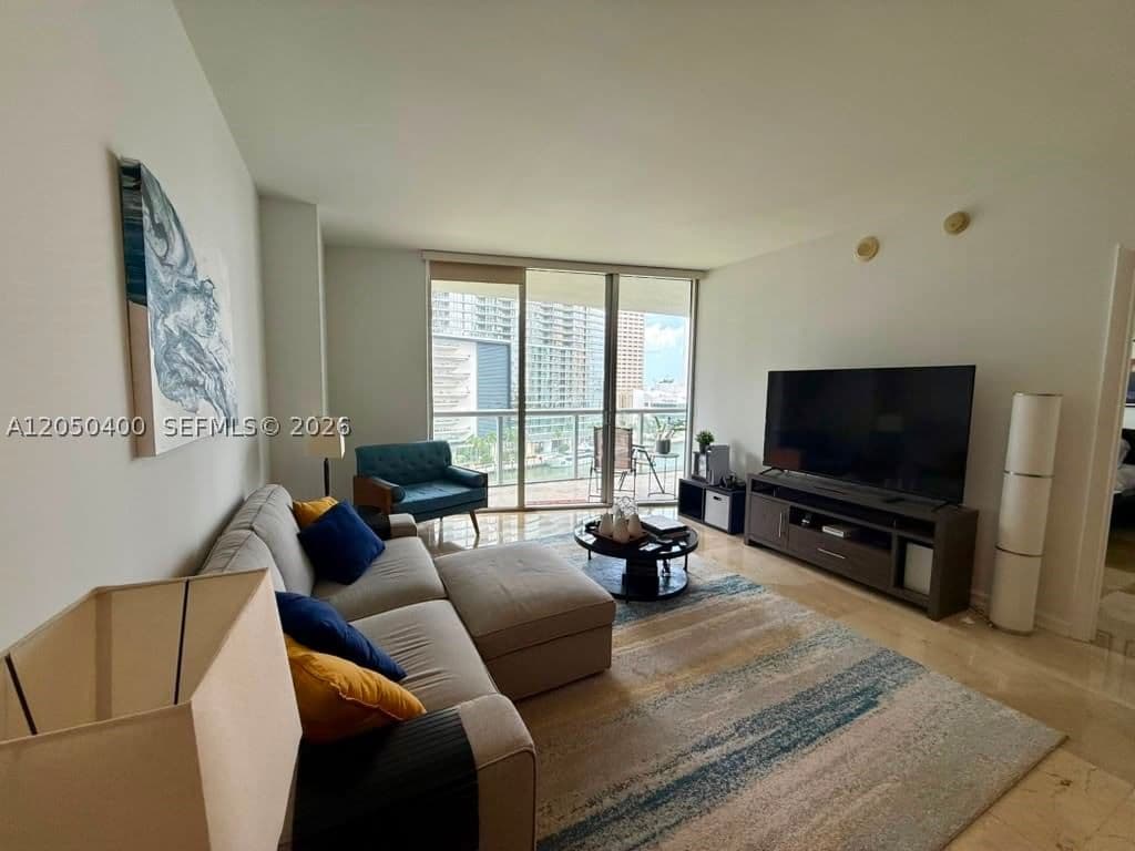 1-bedroom Condo — 475 Brickell Ave #1012, Miami, FL 33131