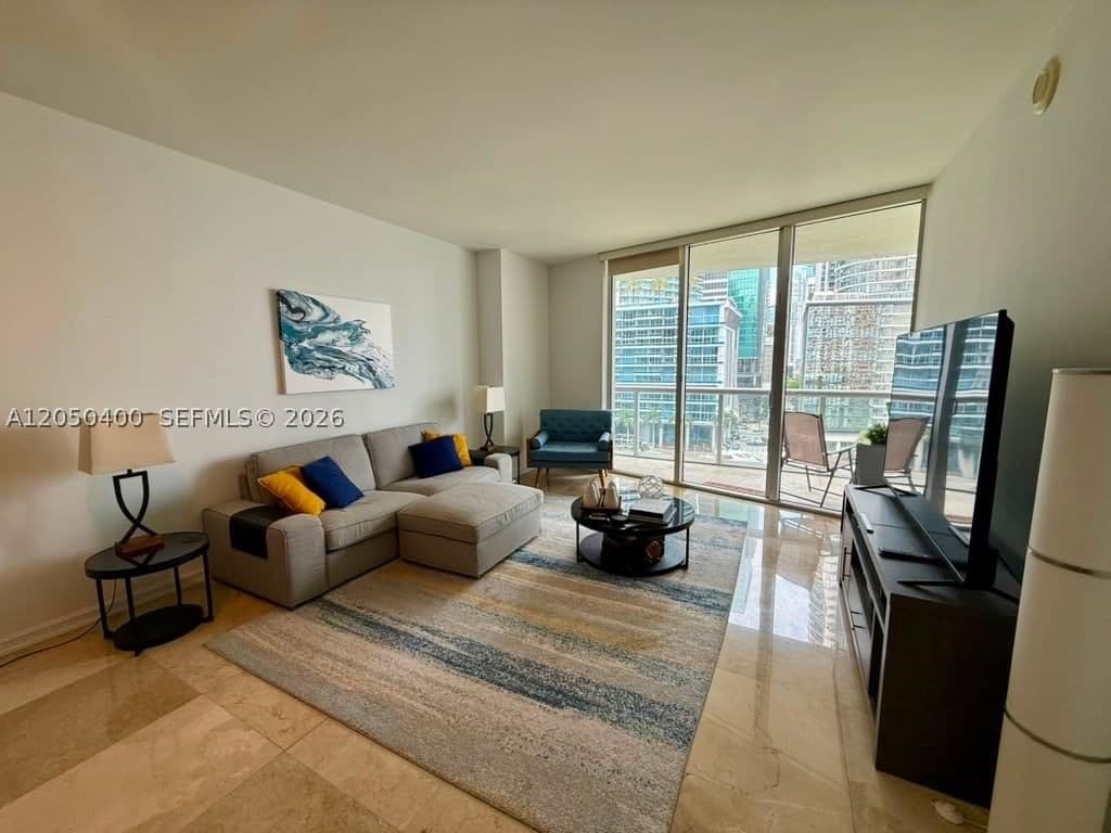 1-bedroom Condo — 475 Brickell Ave #1012, Miami, FL 33131