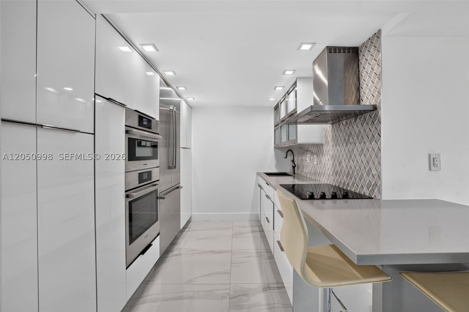 2+1 Condo — 6039 Collins Ave #1624, Miami Beach, FL 33140