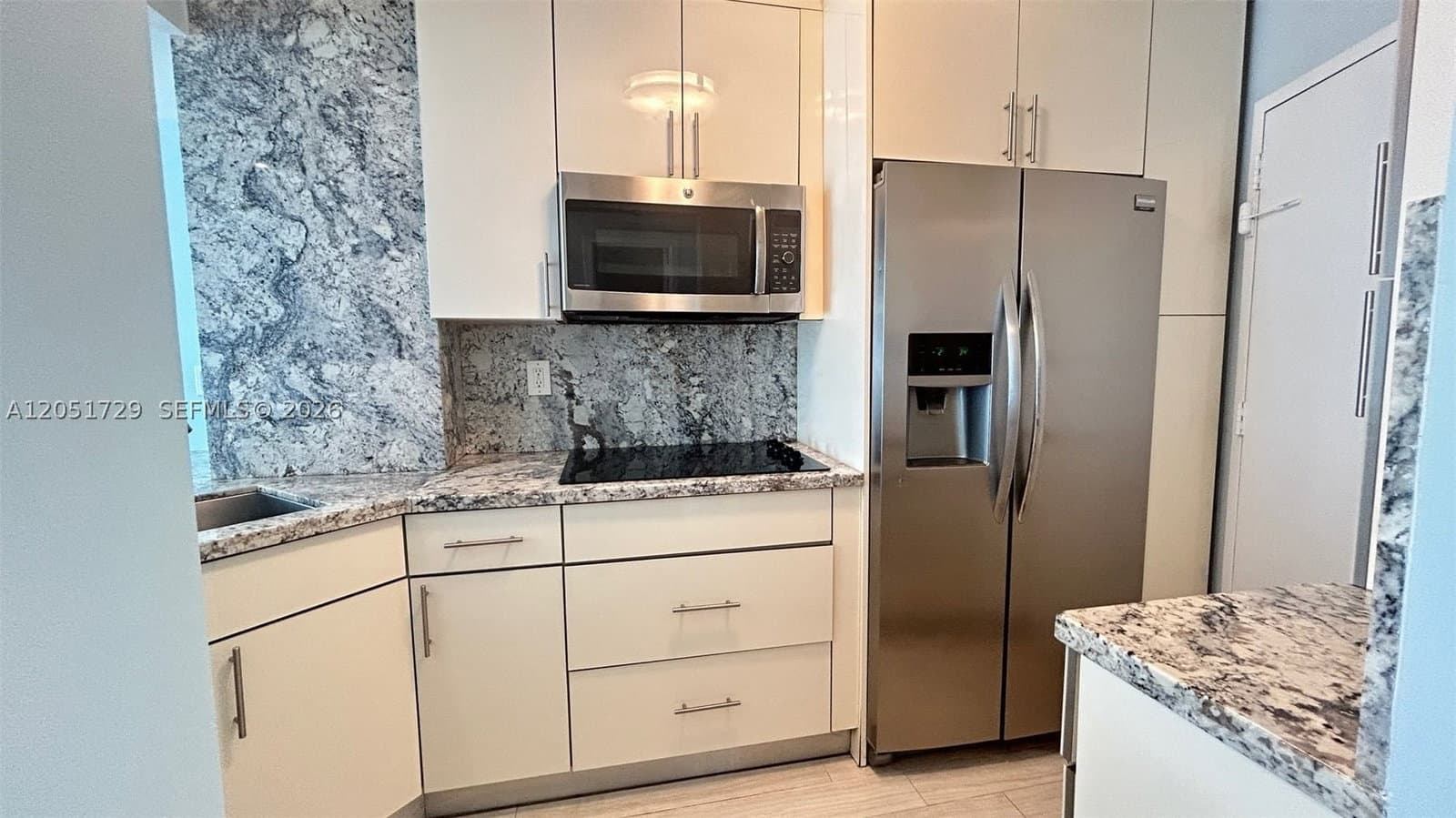 1+1 Condo — 2899 Collins Ave #724, Miami Beach, FL 33140