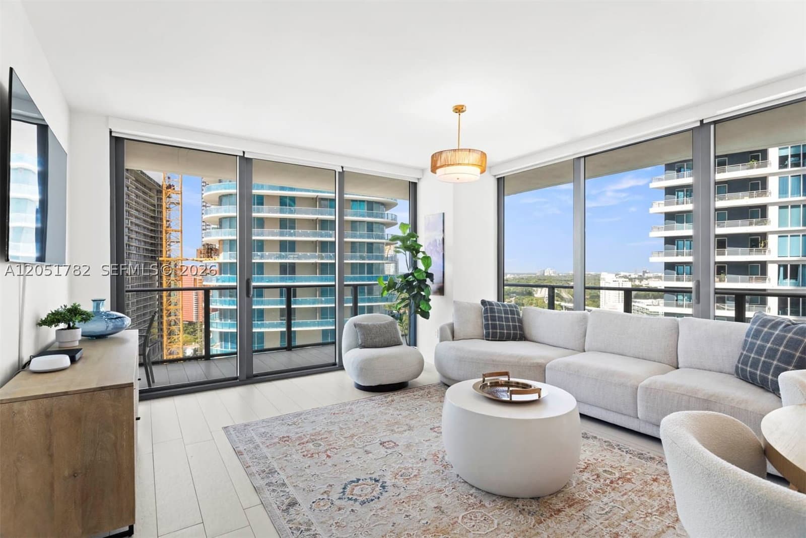 3-bedroom Condo — 1300 Miami Ave #2206, Miami, FL 33130
