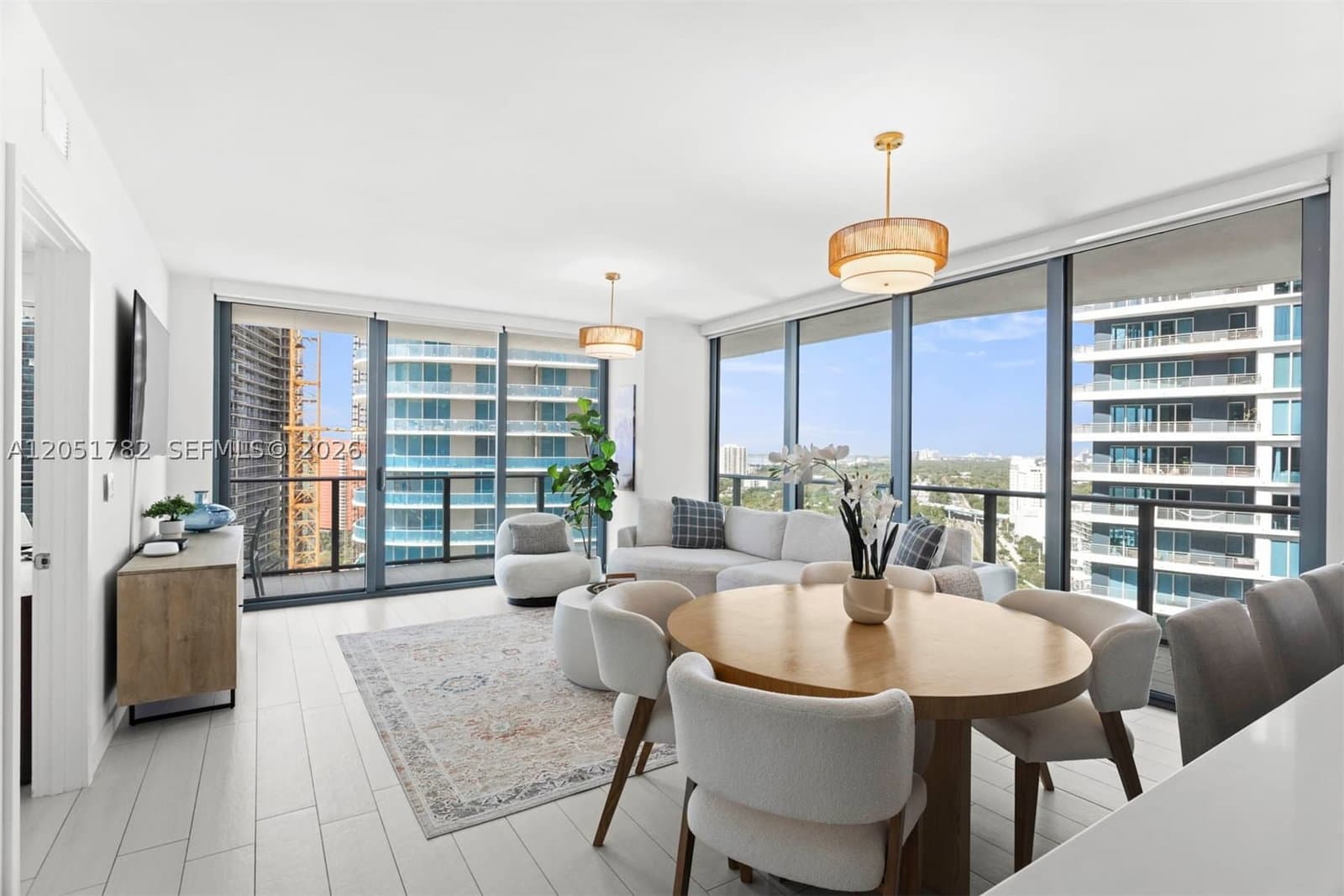 3-bedroom Condo — 1300 Miami Ave #2206, Miami, FL 33130