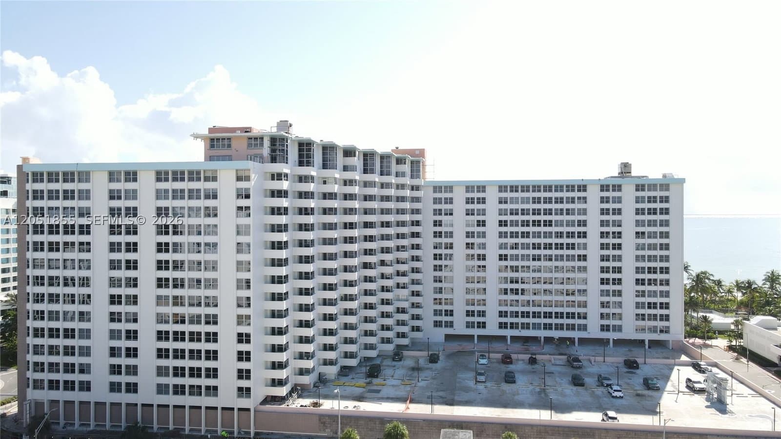 Condo — 2899 Collins Ave #1734, Miami Beach, FL 33140