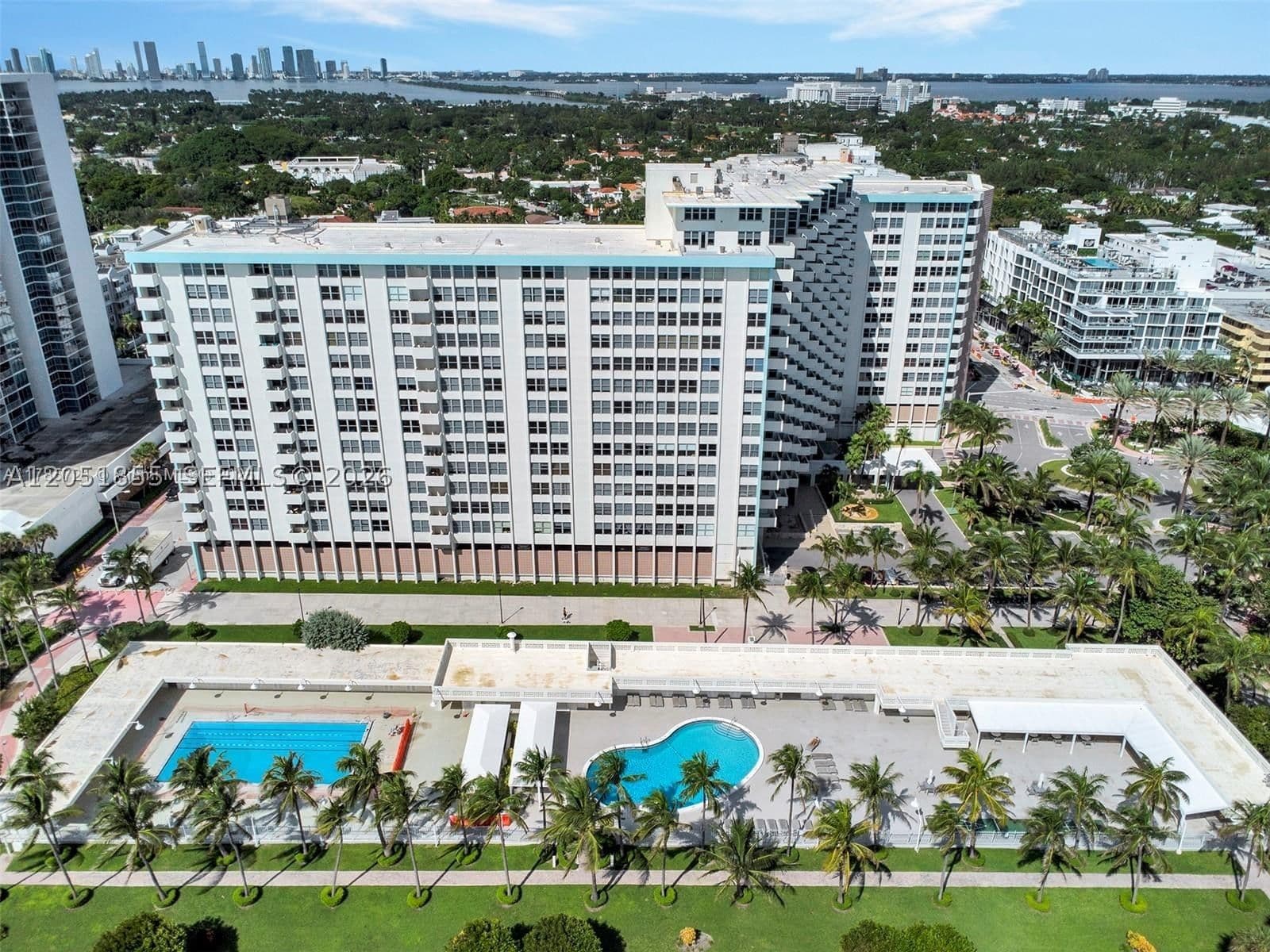 Condo — 2899 Collins Ave #1734, Miami Beach, FL 33140
