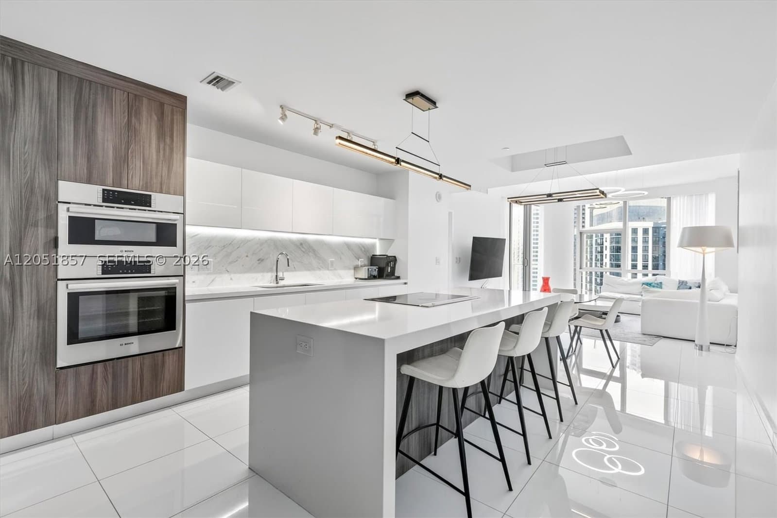 3-bedroom Condo — 851 1st Ave #3611, Miami, FL 33132