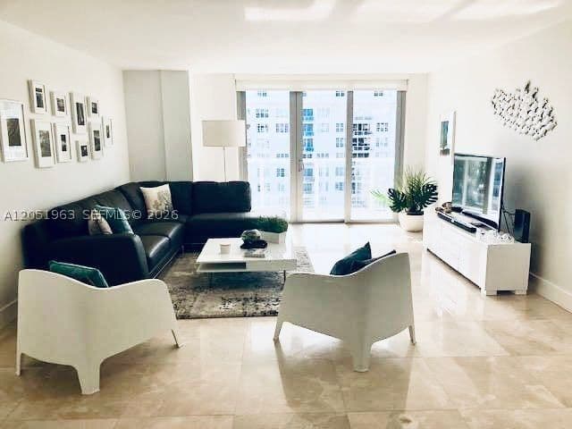 2-bedroom Condo — 5701 Collins Ave #1415, Miami Beach, FL 33140
