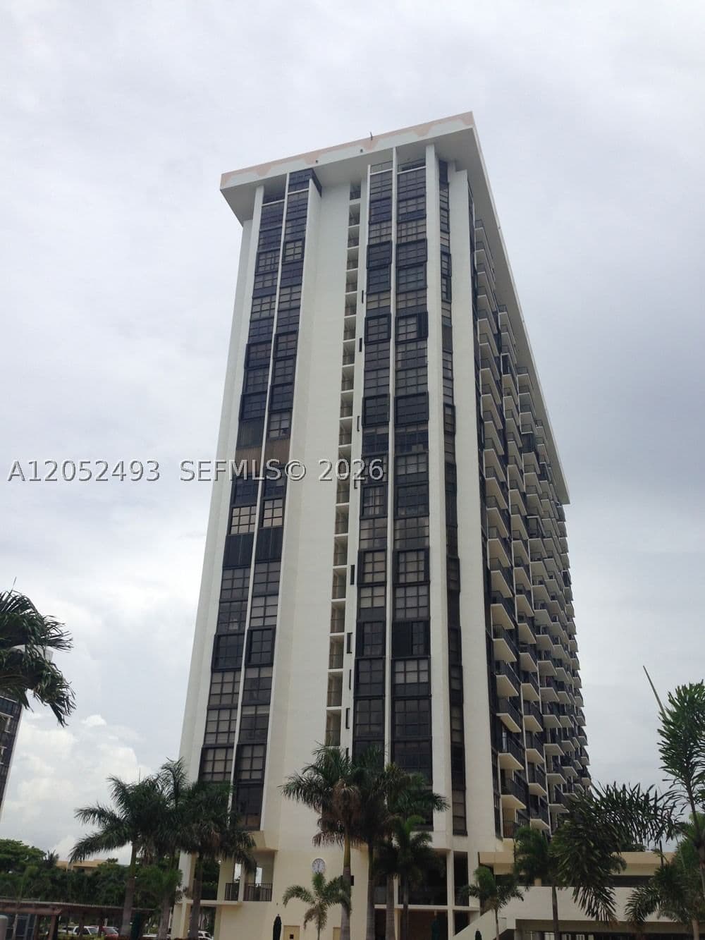 1-bedroom Condo — 1901 Brickell Ave #B504, Miami, FL 33129