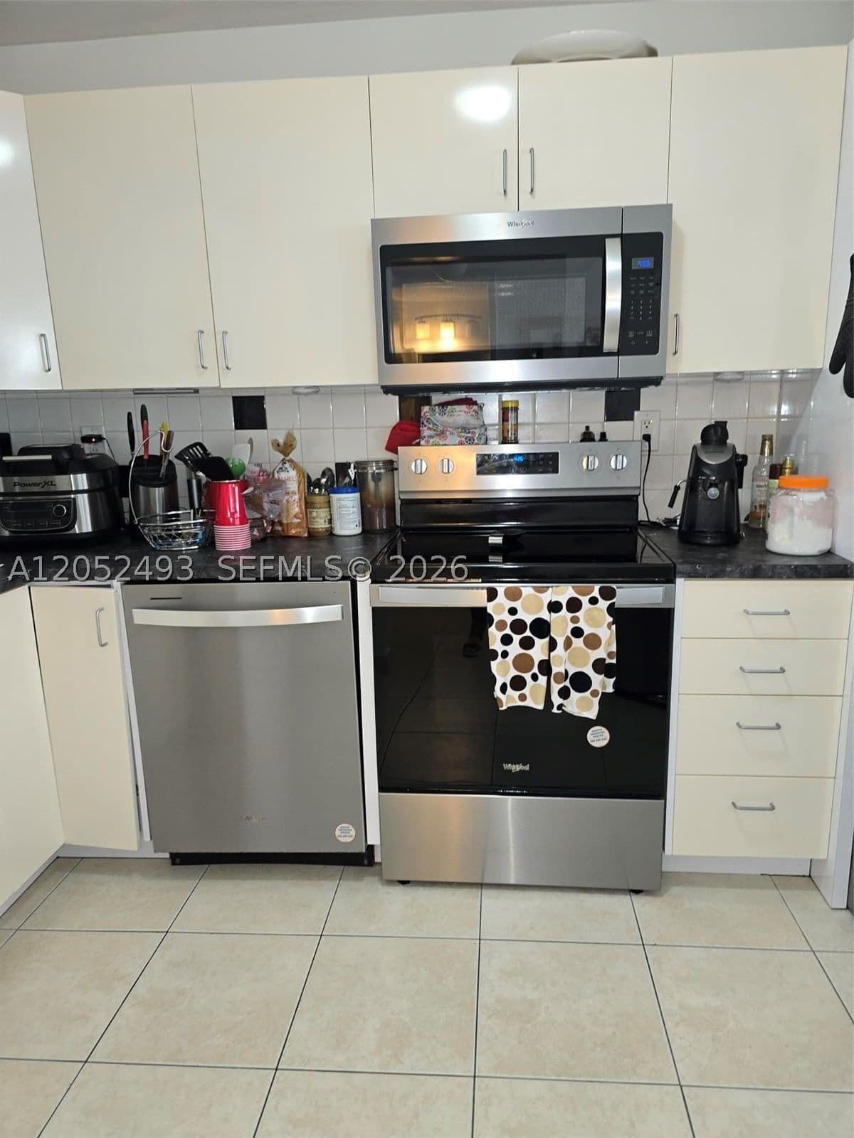 1-bedroom Condo — 1901 Brickell Ave #B504, Miami, FL 33129