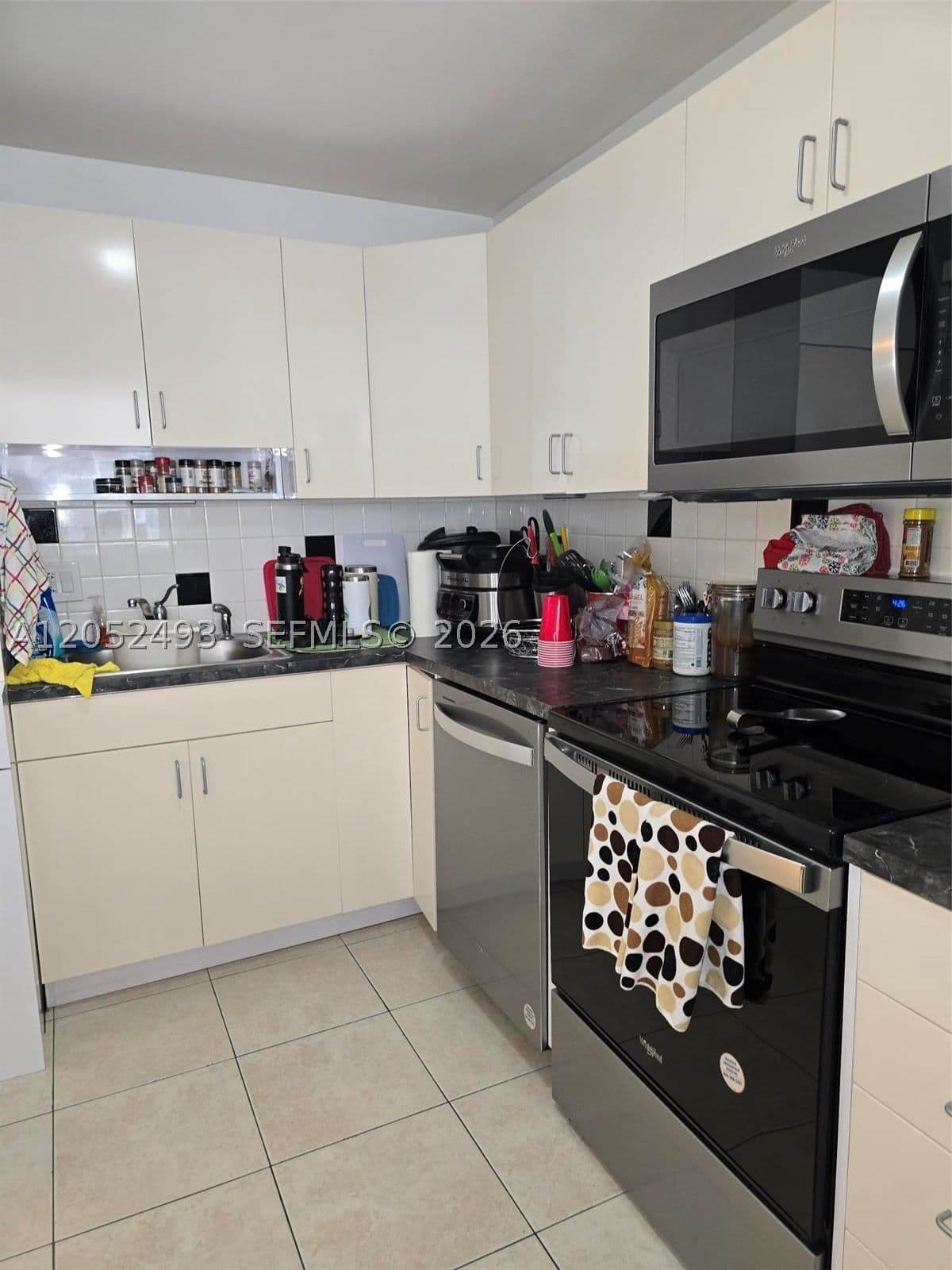 1-bedroom Condo — 1901 Brickell Ave #B504, Miami, FL 33129