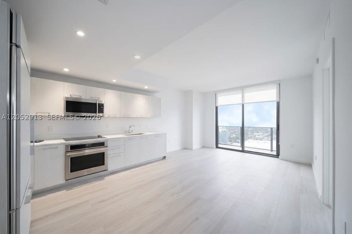 1+1 Condo — 55 9th St #3207, Miami, FL 33130