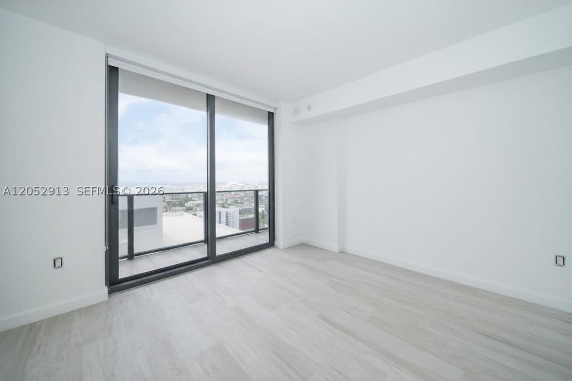 1+1 Condo — 55 9th St #3207, Miami, FL 33130