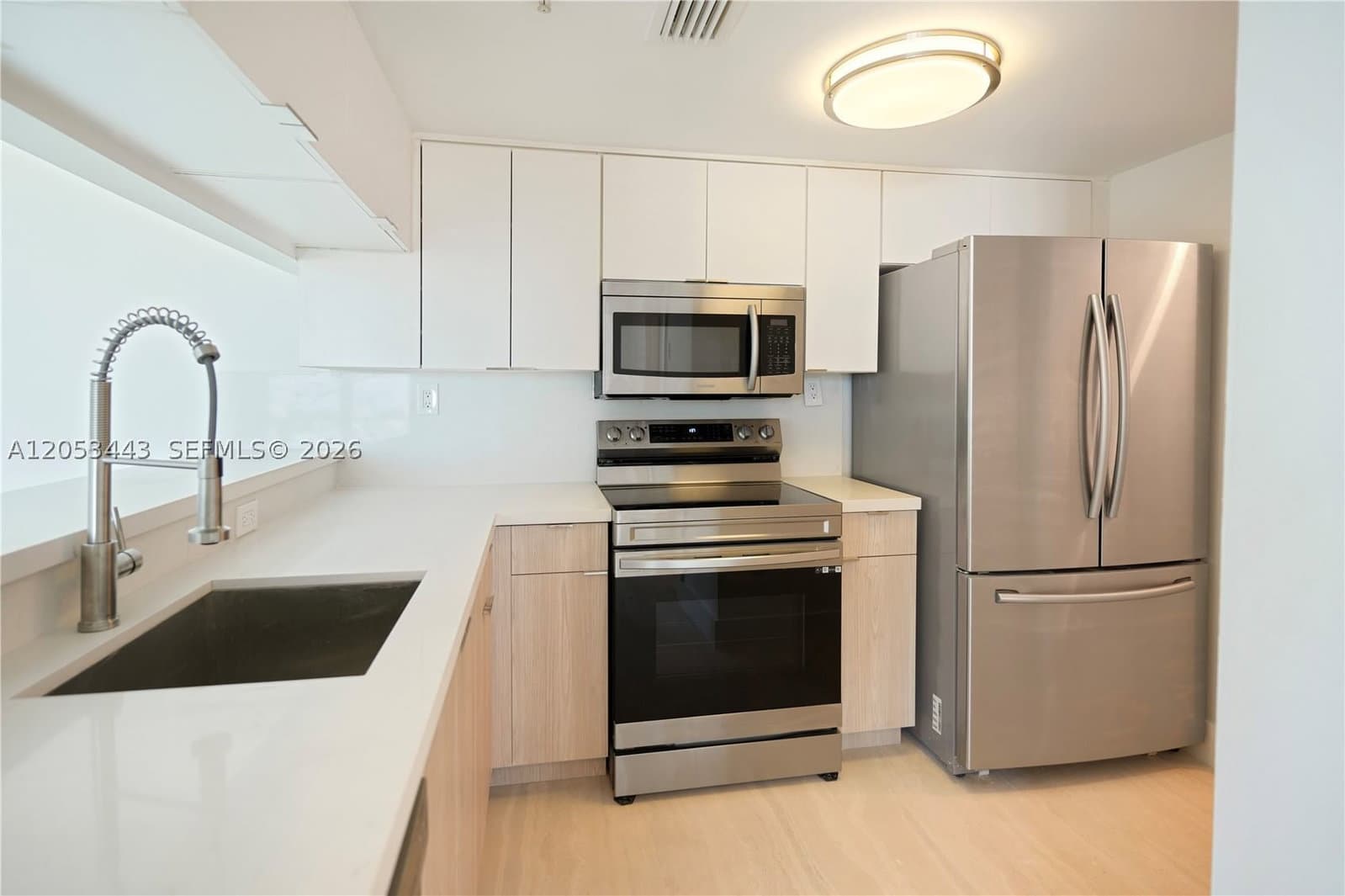 2+1 Condo — 650 West Ave #1404, Miami Beach, FL 33139