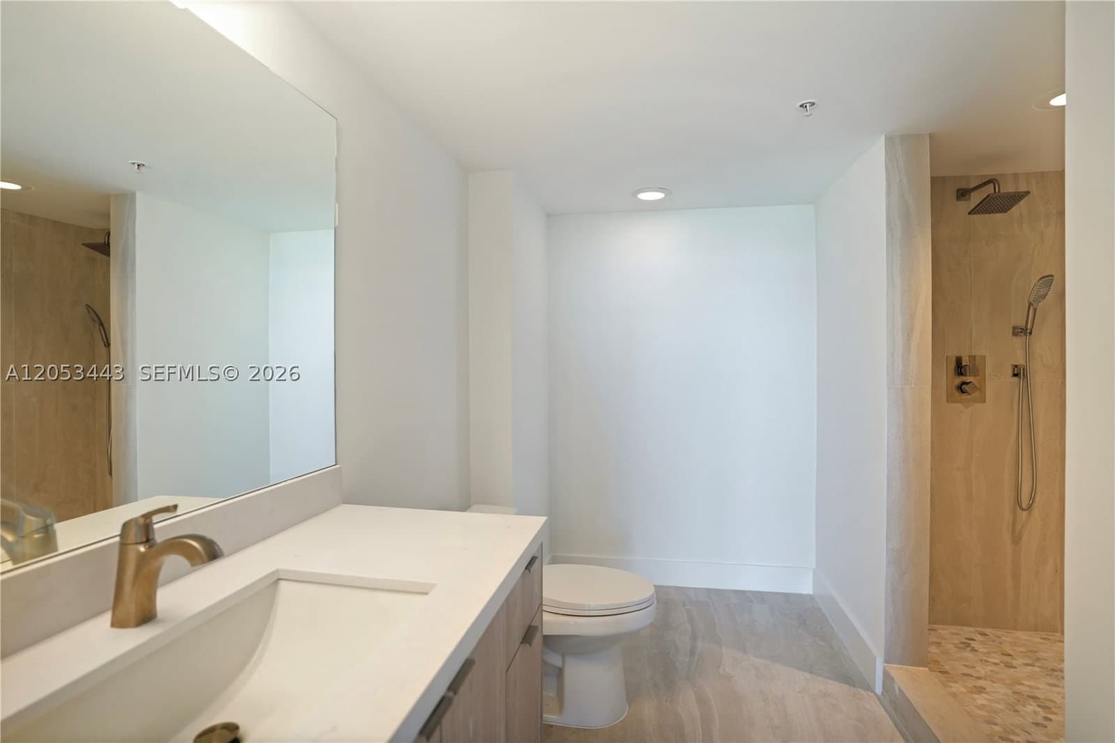 2+1 Condo — 650 West Ave #1404, Miami Beach, FL 33139