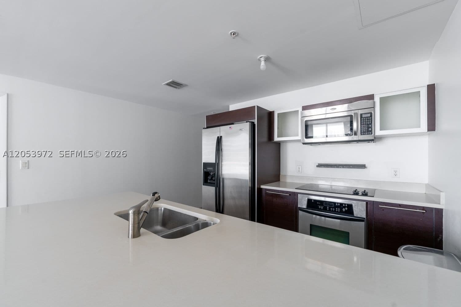 1+1 Condo — 1900 Bayshore Dr #3809, Miami, FL 33132