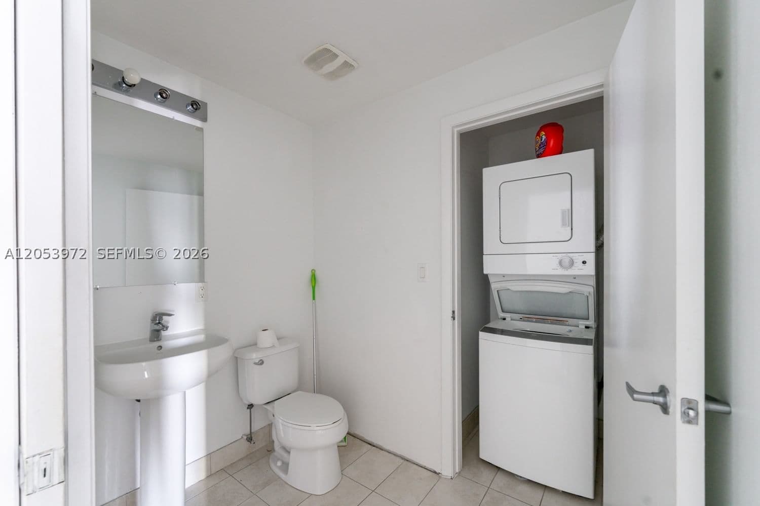 1+1 Condo — 1900 Bayshore Dr #3809, Miami, FL 33132