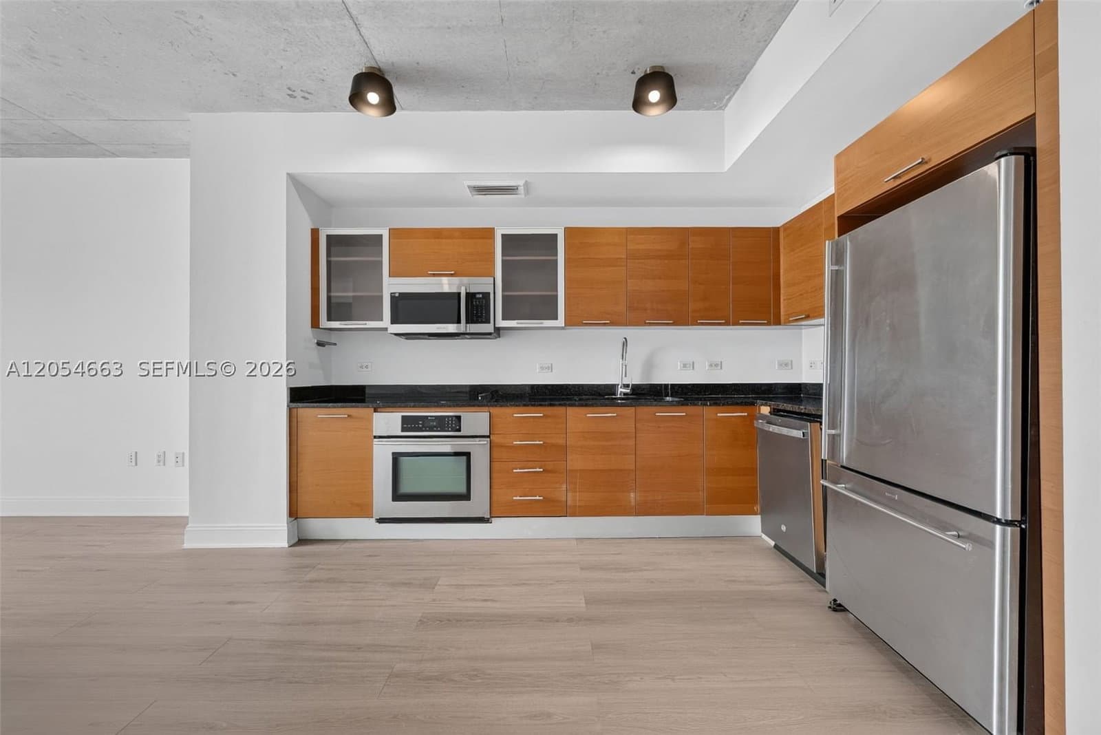 1+1 Condo — 3470 Coast Ave #H0505, Miami, FL 33137