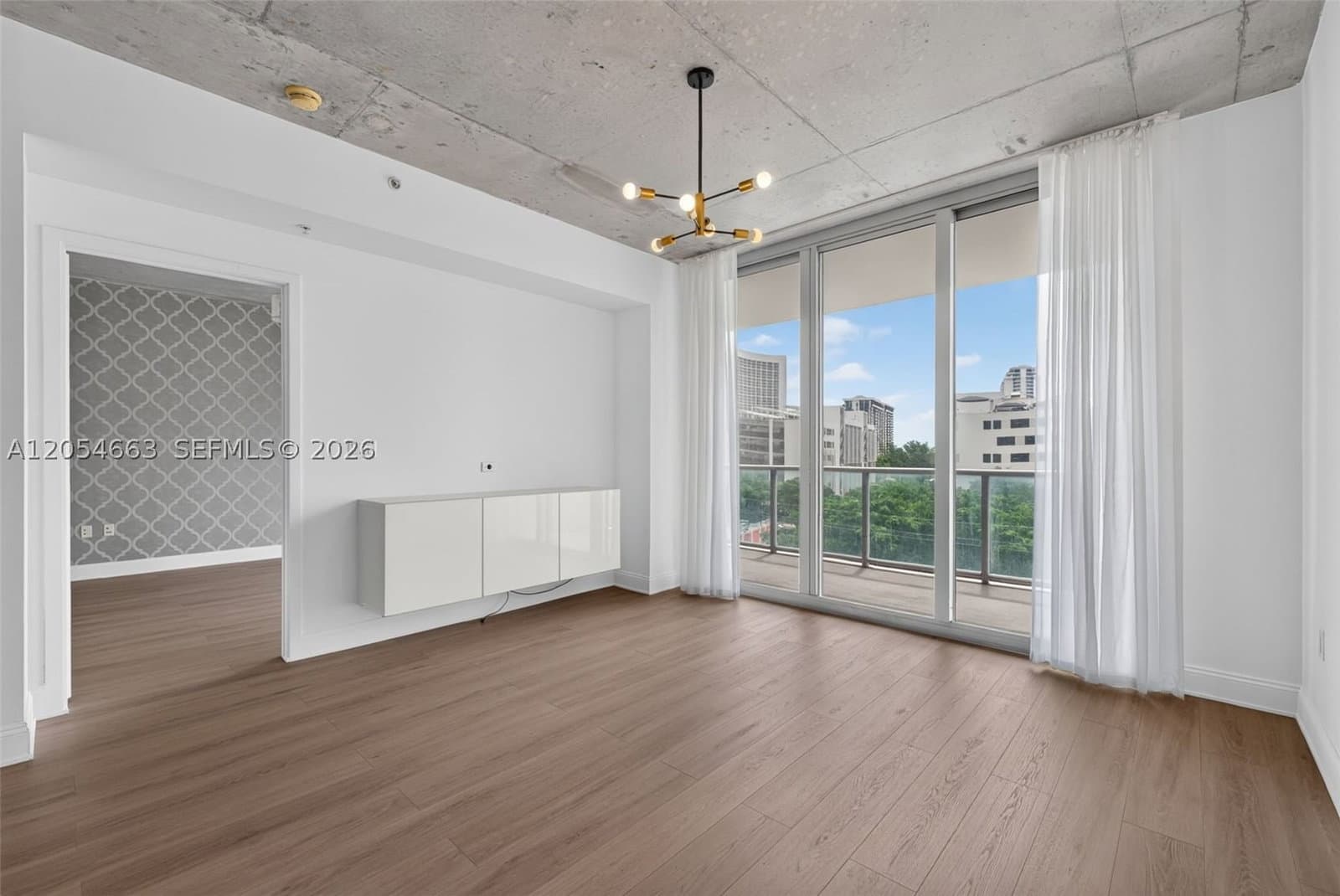 1+1 Condo — 3470 Coast Ave #H0505, Miami, FL 33137