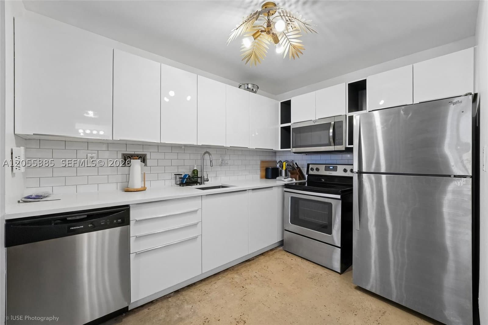 Condo — 2301 Collins Ave #522, Miami Beach, FL 33139