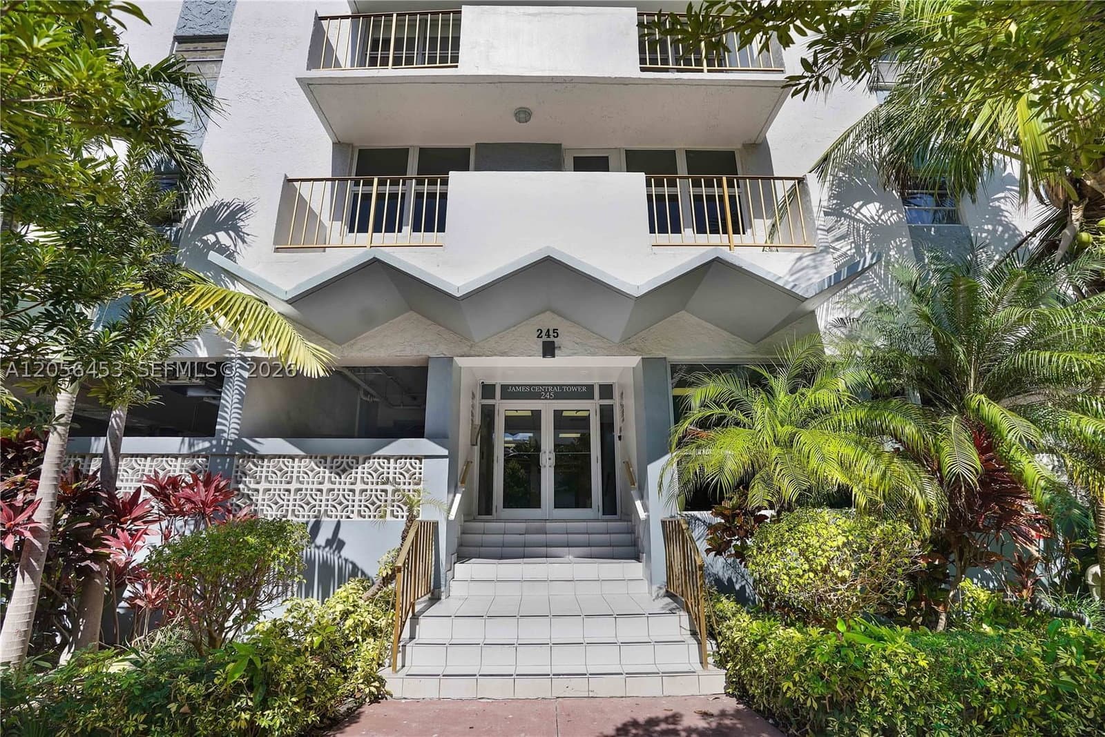 1+1 Condo — 245 18th St #403, Miami Beach, FL 33139