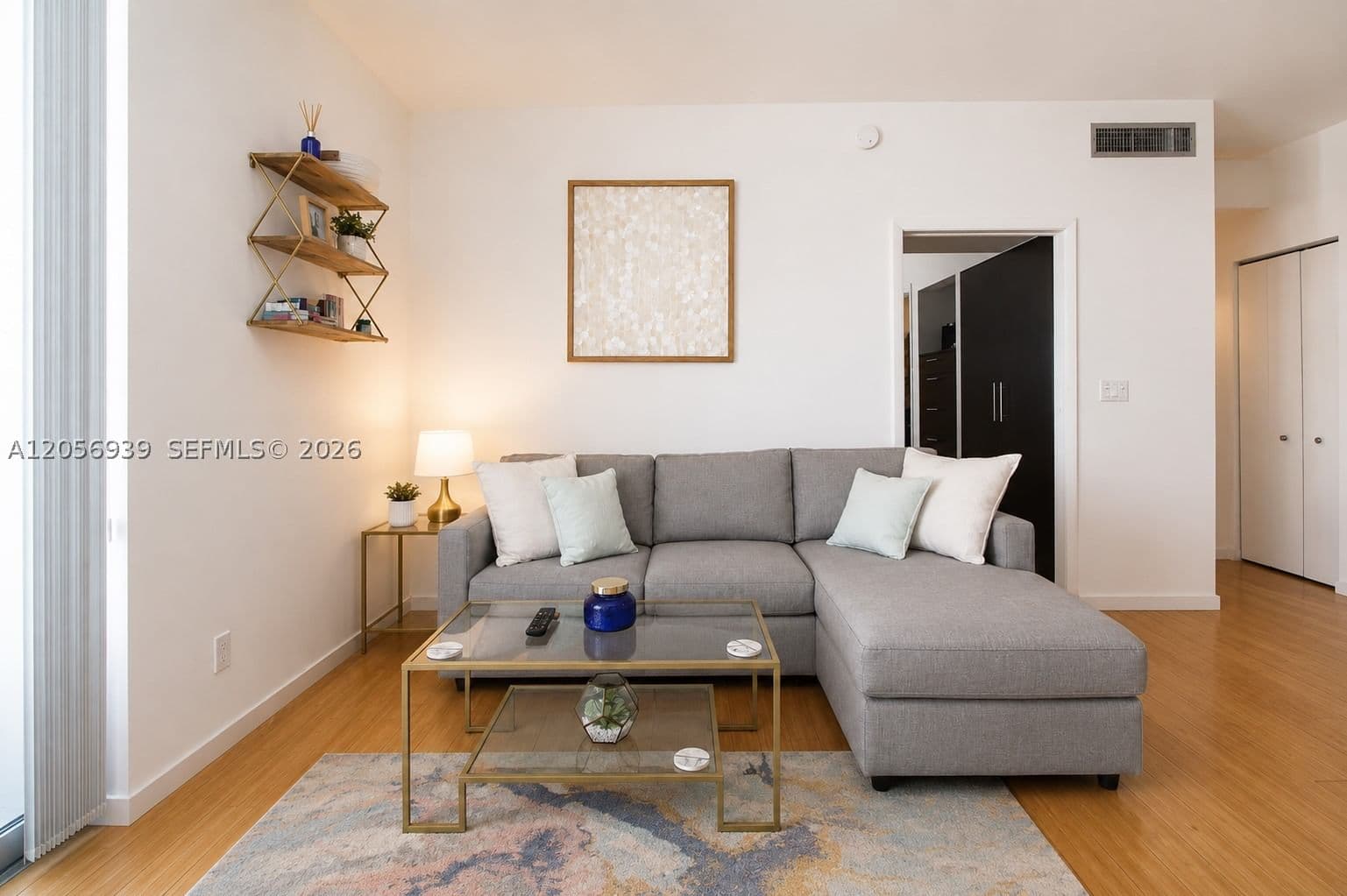 1+1 Condo — 690 1st Ct #1528, Miami, FL 33130