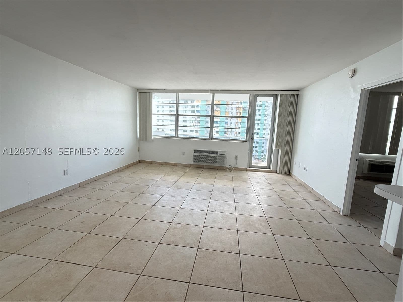 1+1 Condo — 5313 Collins Ave #1008, Miami Beach, FL 33140