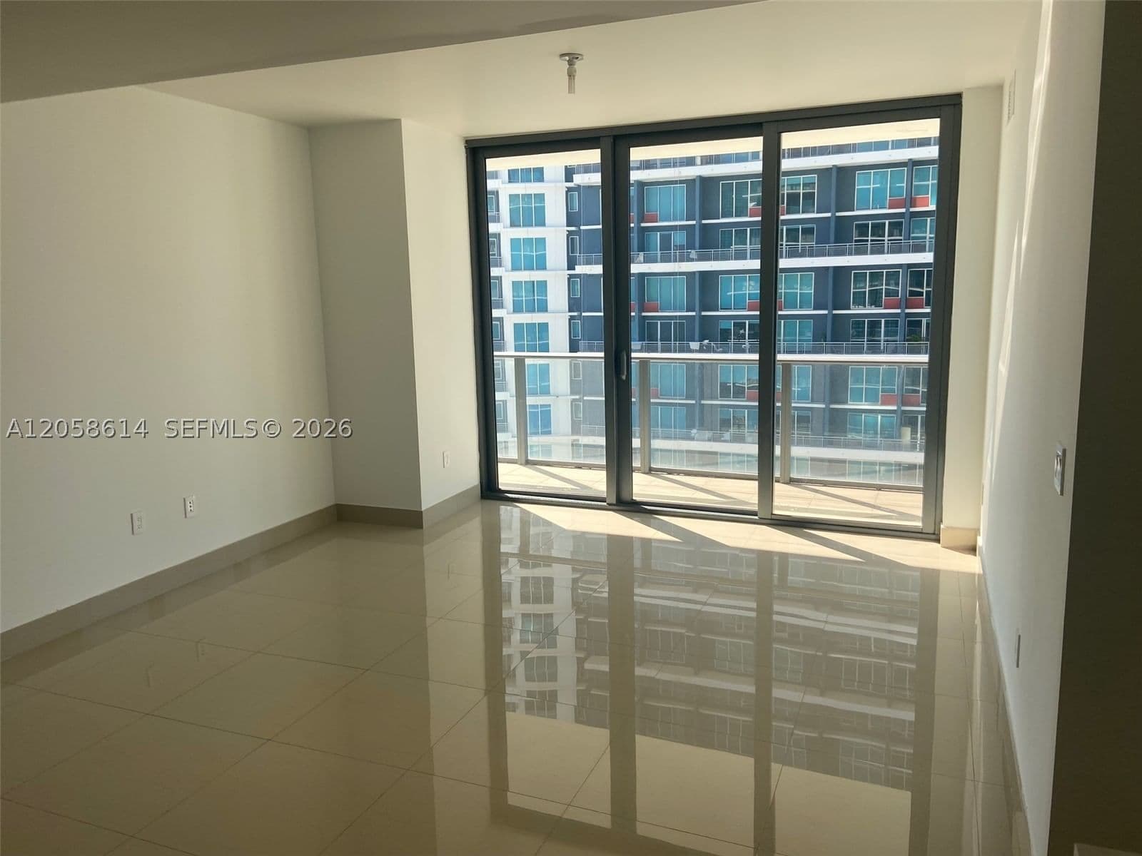 1-bedroom Condo — 1300 Miami Ave #2207, Miami, FL 33130