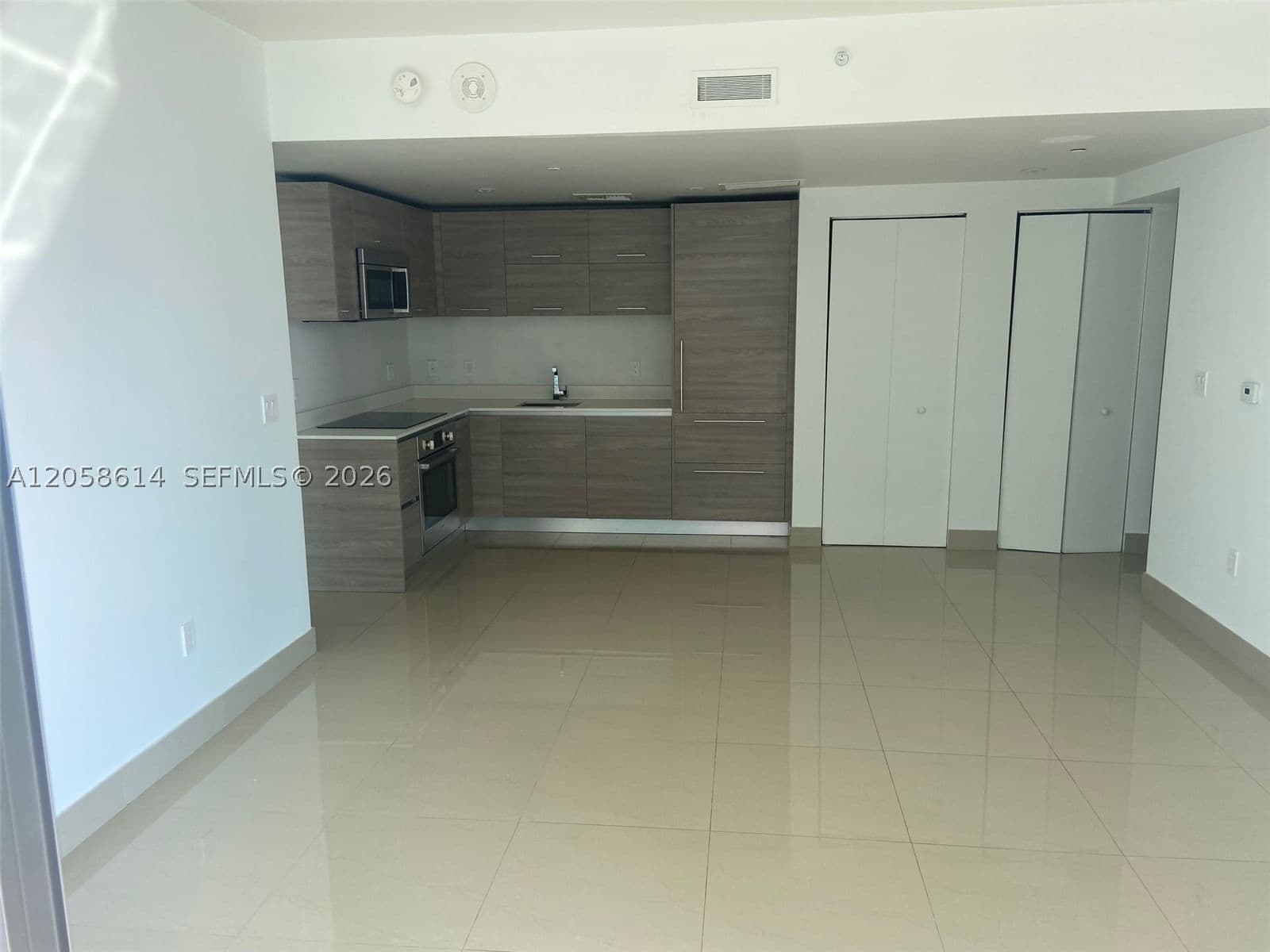 1-bedroom Condo — 1300 Miami Ave #2207, Miami, FL 33130