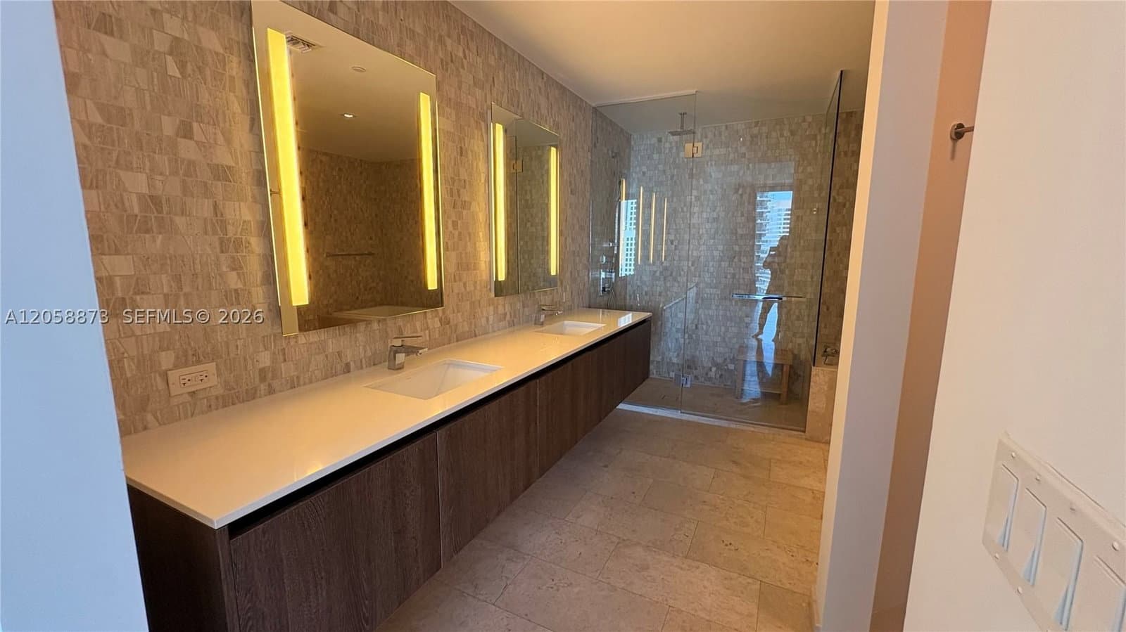 2+1 Condo — 88 7th St #2603, Miami, FL 33130