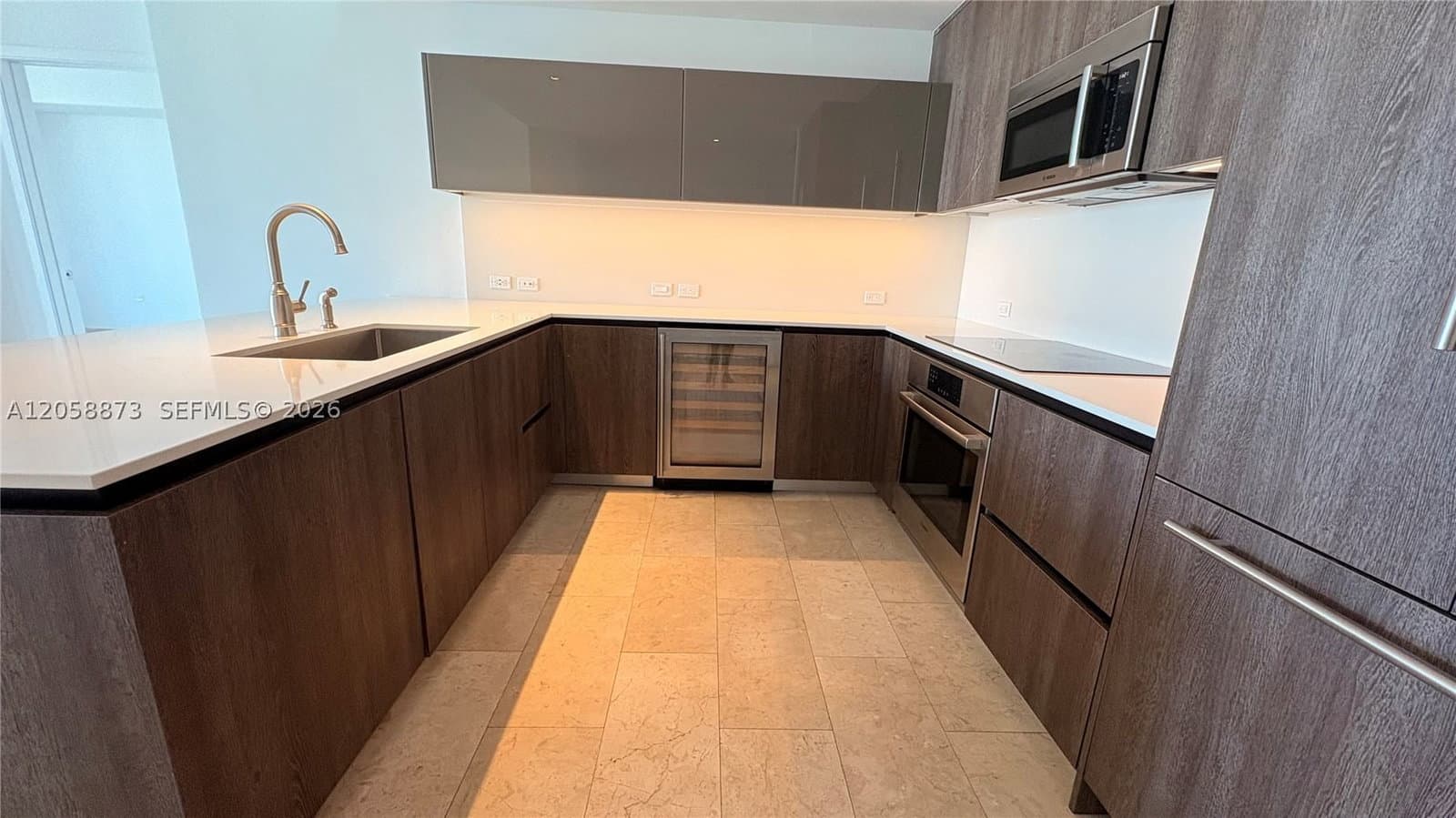 2+1 Condo — 88 7th St #2603, Miami, FL 33130