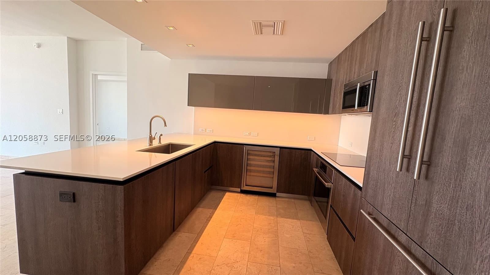 2+1 Condo — 88 7th St #2603, Miami, FL 33130